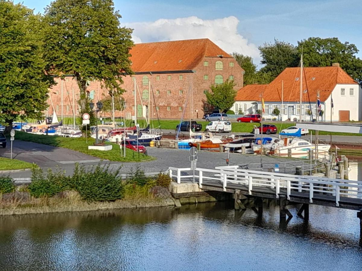 Nordfriesisches Haus Hotel Tönning Buitenkant foto